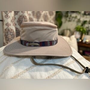 Conner hats size large